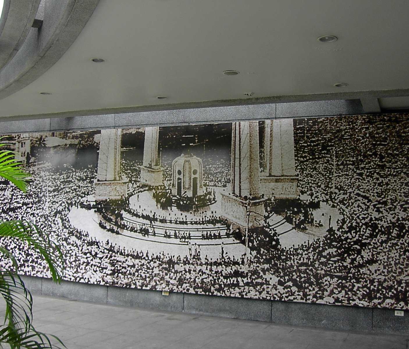 Random Picture of Democracy Monument in Bangkok