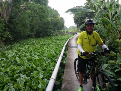 Unseen-bangkok-men-bike